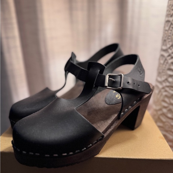 Brand new in box T-strap clogs Lotta From Stockholm - Picture 3 of 5